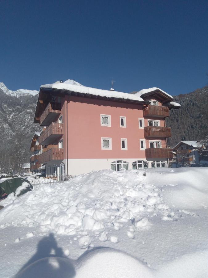 Hotel Garni Al Nardis Carisolo Eksteriør bilde
